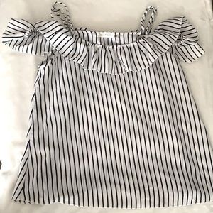 Super cute summer off the shoulder tank top.